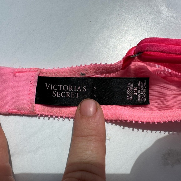 Victoria’s Secret Lace Padded Bra with Swarovski crystal bow Size 34B VS Bra - Picture 5 of 8